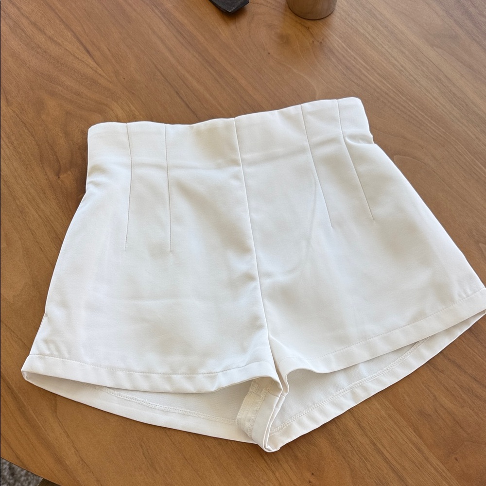 H&M High-Waist White Tailored Shorts